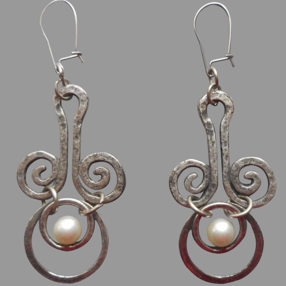 Vintage New Avon Swirlcraft Pierced Earrings - Picture 2 of 16